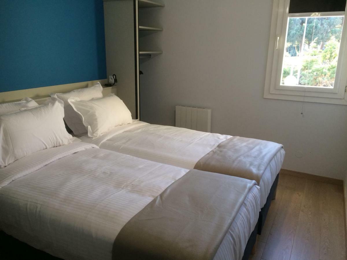 Azur Hotel 3*